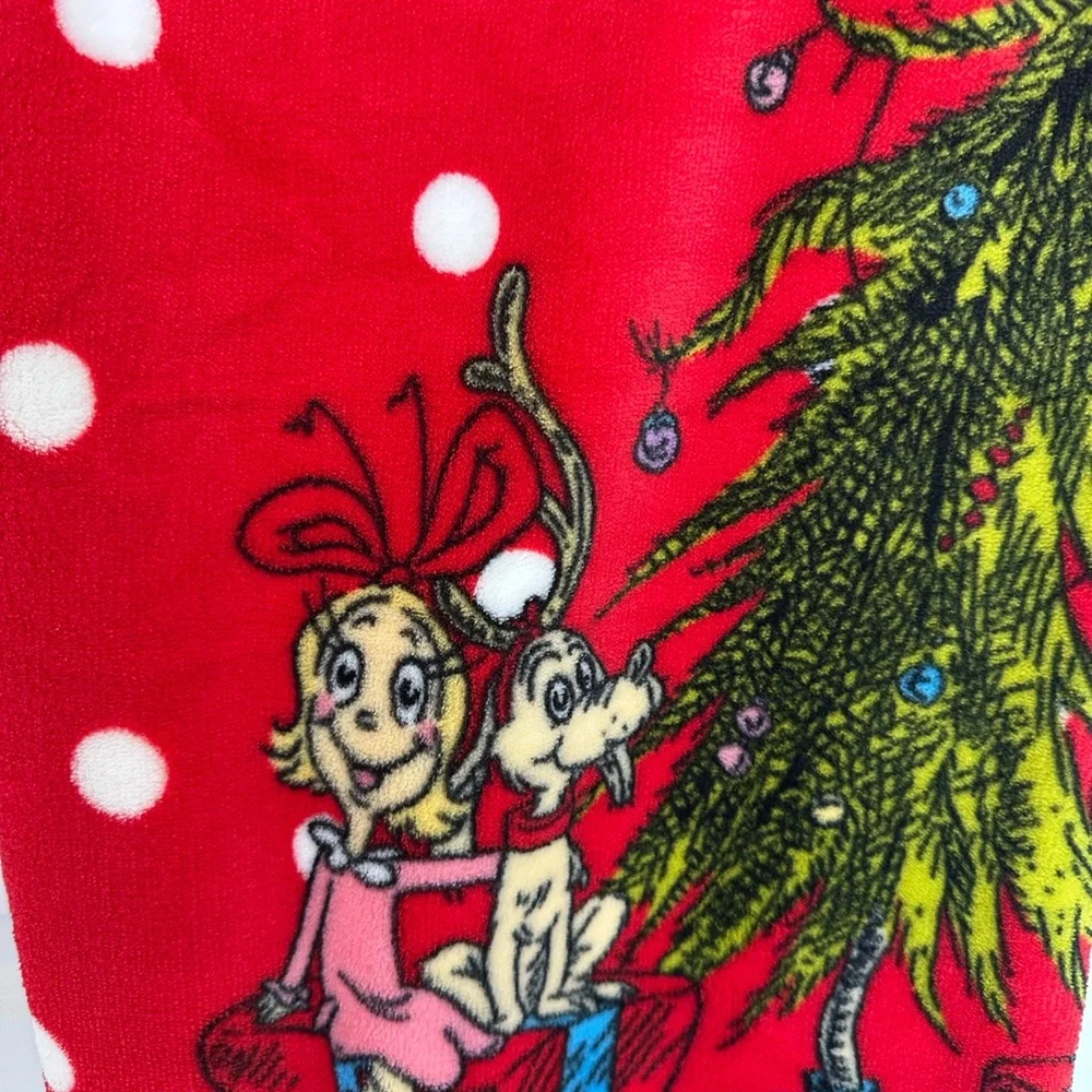 🆕 Grinch Red Oversized Throw Blanket!